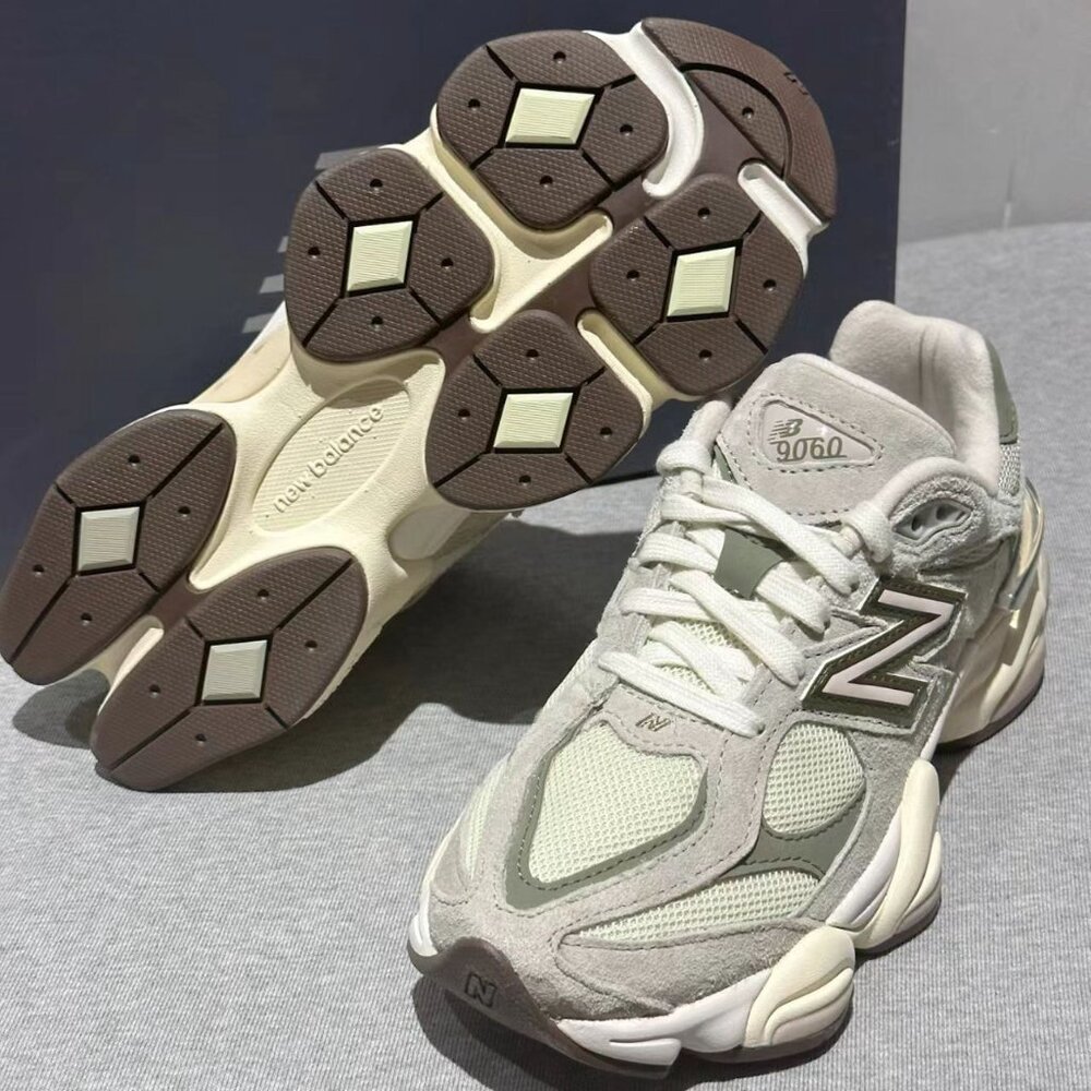 New Balance Sneakers in Cream and Gray